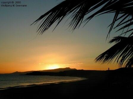Sunset on Fuerteventura, copyright   2000-2005 Wolfgang M. Seemann